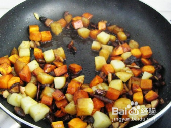 香菇土豆焖面