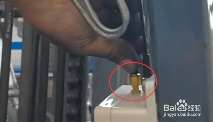 如何正确安装双宝叉车安全管理系统