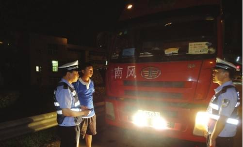 请问现在汽车自己安装LED日行灯算违法改装么