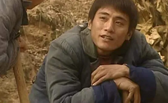 血色浪漫郑桐什么身份