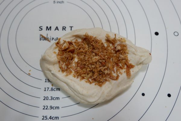 全麦油葱酥软欧面包