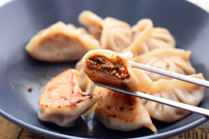 怎么样煎饺子不粘锅的三种方法和技巧