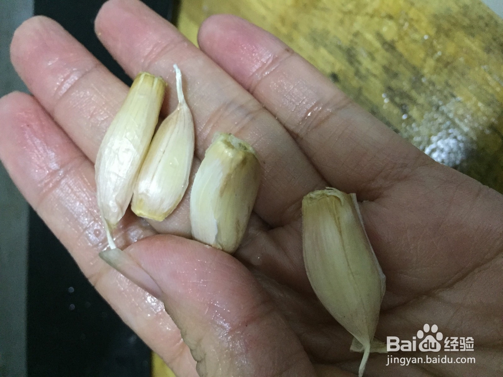 手撕包心菜炒五花肉的简单之法