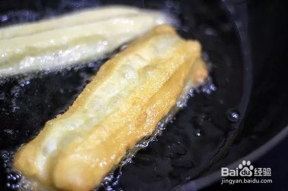 安心油条自制方法，了解一下。