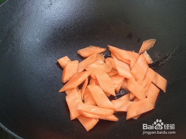 胡萝卜炒油麦菜