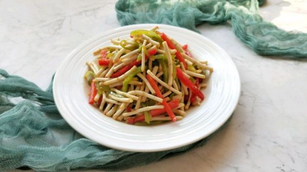 青笋丝拌折耳根