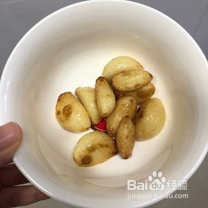 黄油黑椒蒜子牛肉粒的做法