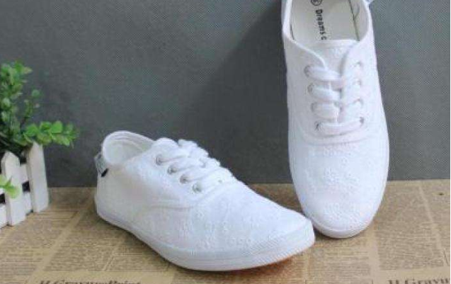 白鞋子在暖气上晾过后为什么会变成黄鞋子