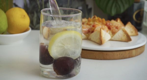 浓厚拉丝太阳海鲜披萨