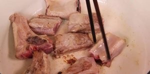 食补养生排骨山药玉米汤的做法