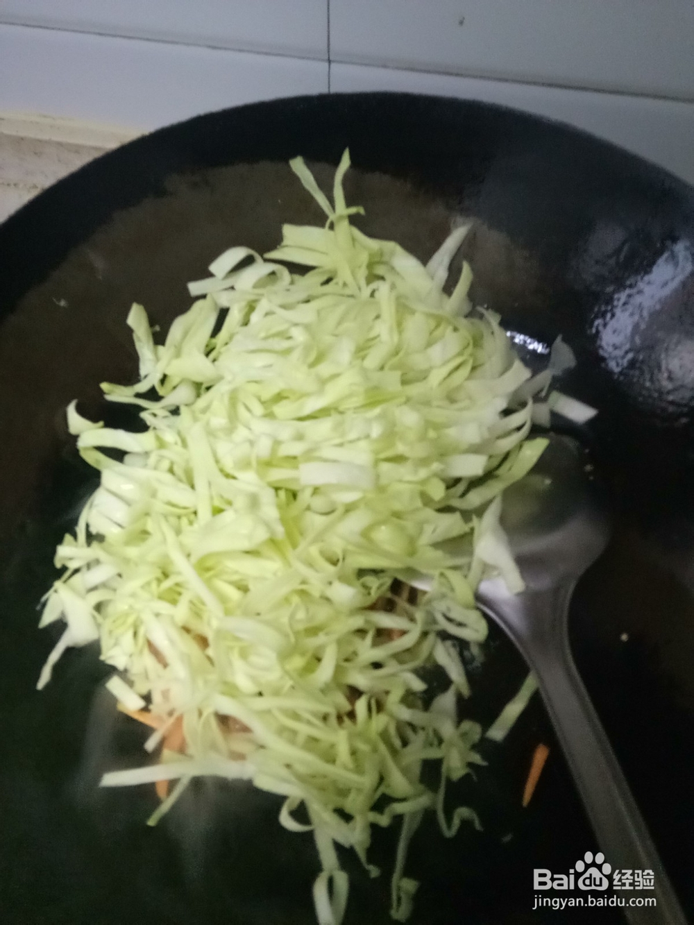 青椒包菜胡萝卜鸡蛋炒饭
