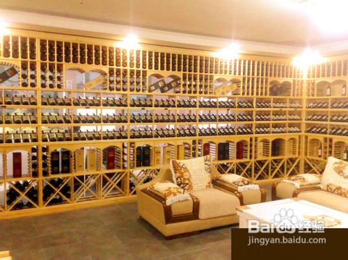 红酒专卖店的红酒架装修设计