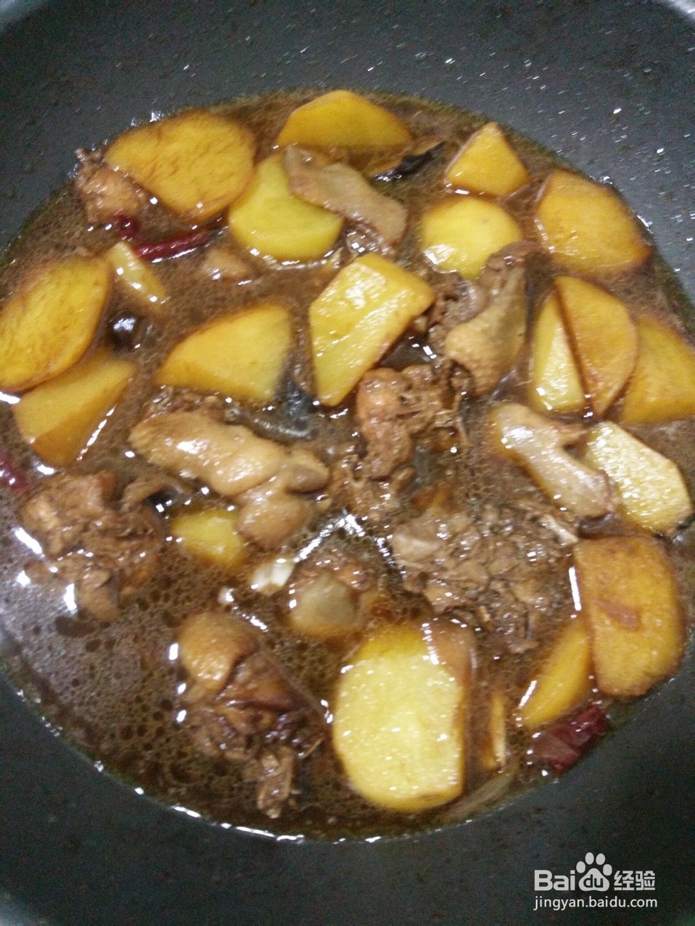 土豆焖鸡的做法