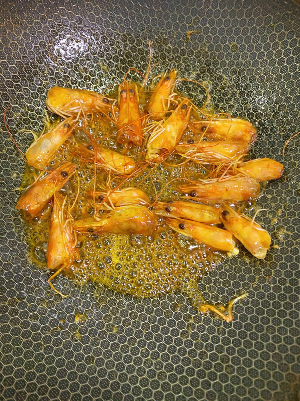 蒜香奶油虾仁意面