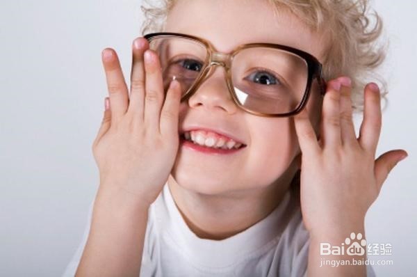 如何正确清洗眼镜片