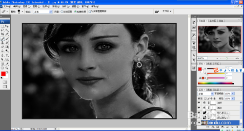 如何用PS双曲线磨皮技巧来修图