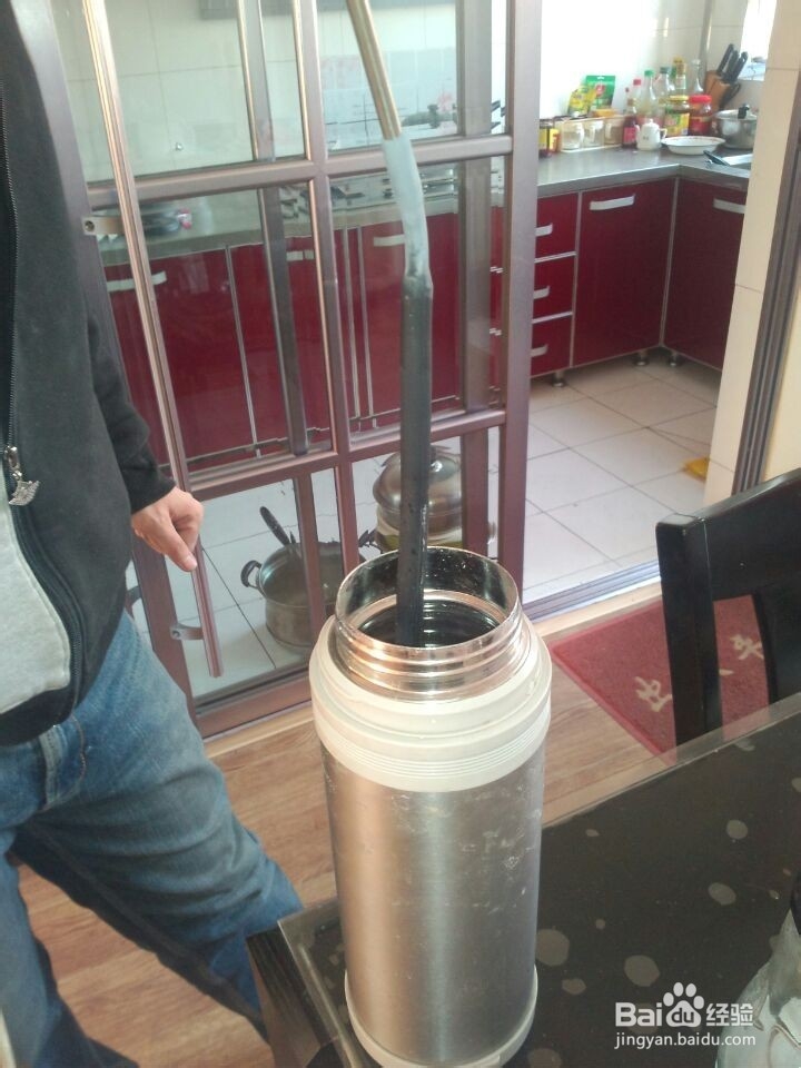 太阳能热水器水管断裂、显示不准确的维修