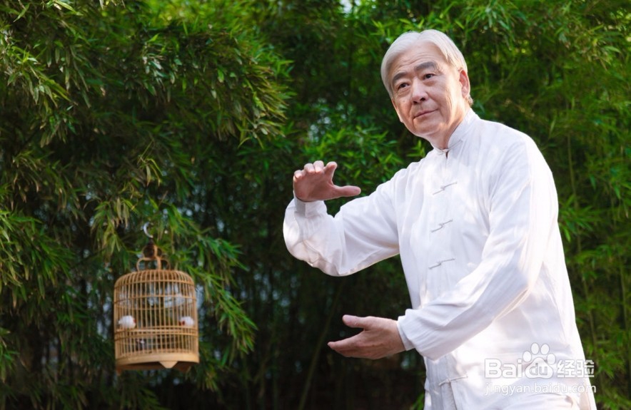 老年人冬季晨练注意事项及好处？