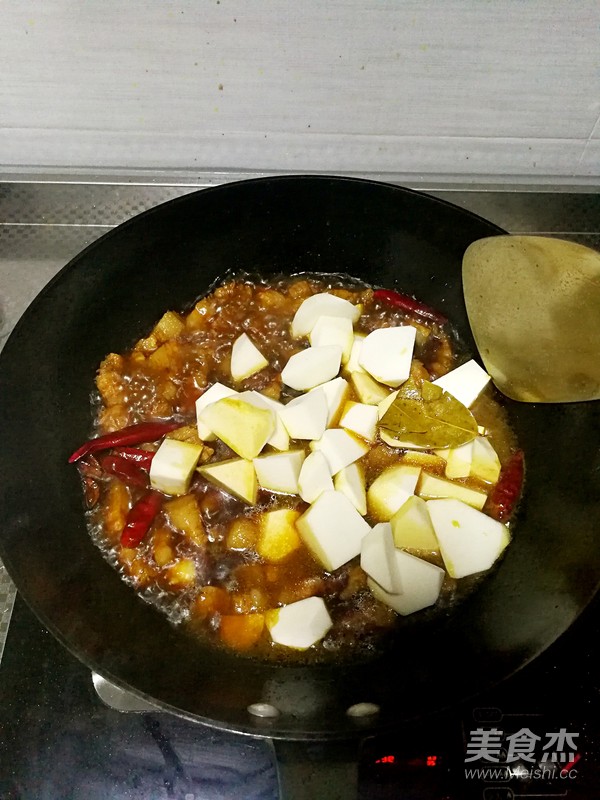 芋子红烧肉的做法