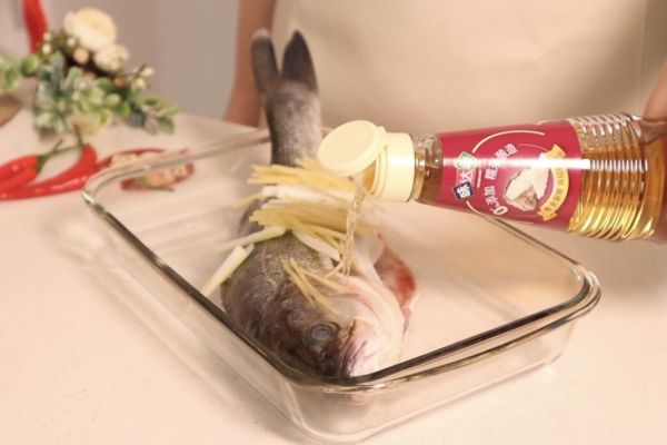 孔雀开屏清蒸鲈鱼