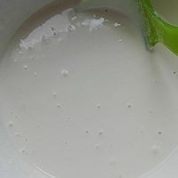 美味小零食“牛奶发糕”