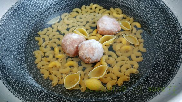 茄士菜焖肉酱面