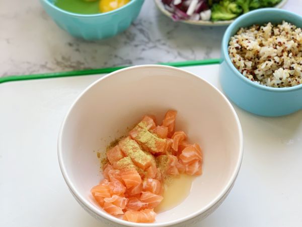 三文鱼时蔬藜麦炒饭