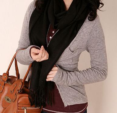 献给美女——近百种围巾的系法和搭配