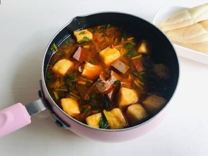 美味的鸭血粉丝汤