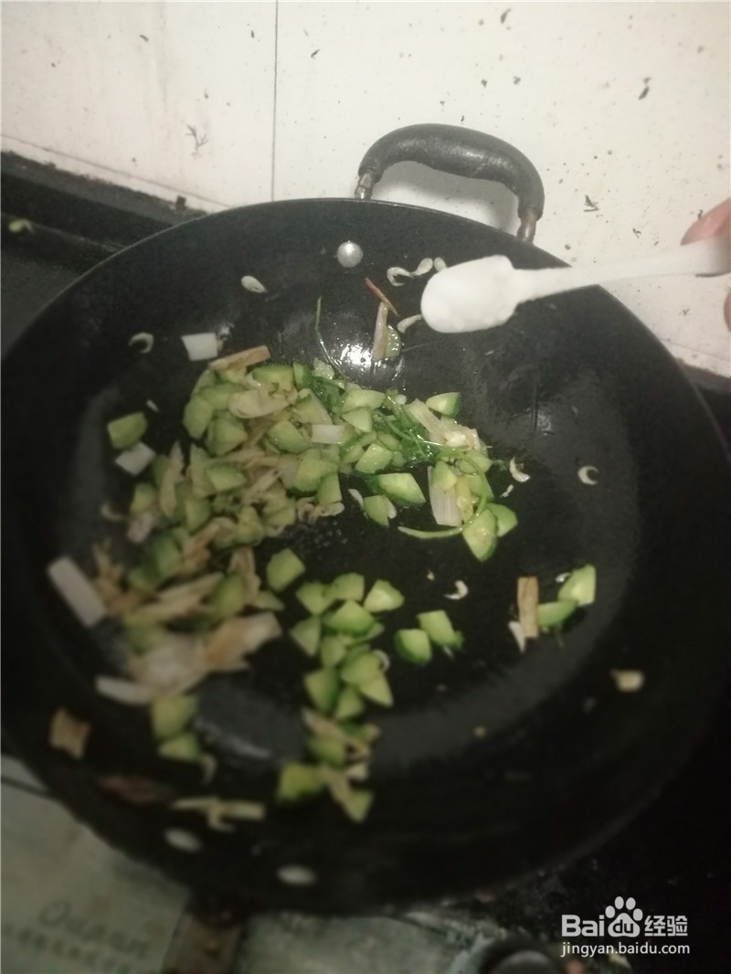 黄瓜丁炒哈喇肉