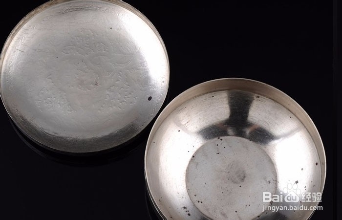 银器中的錾花圆形茶叶盒如何欣赏