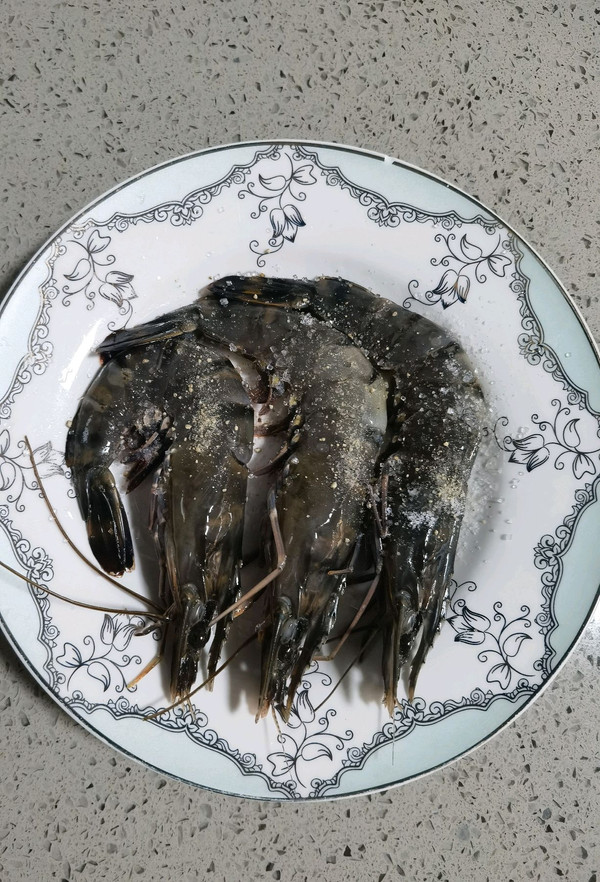 黑椒牛扒配大虾餐