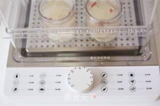 如何烹饪梨肉银耳润肺饮