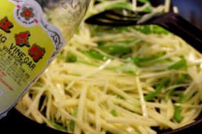 最爱吃的青椒土豆丝的做法