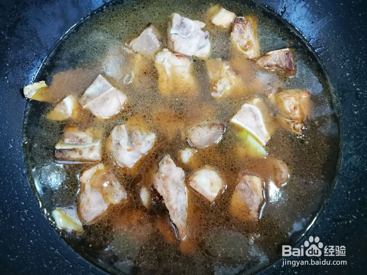 骨头炖酸菜的做法