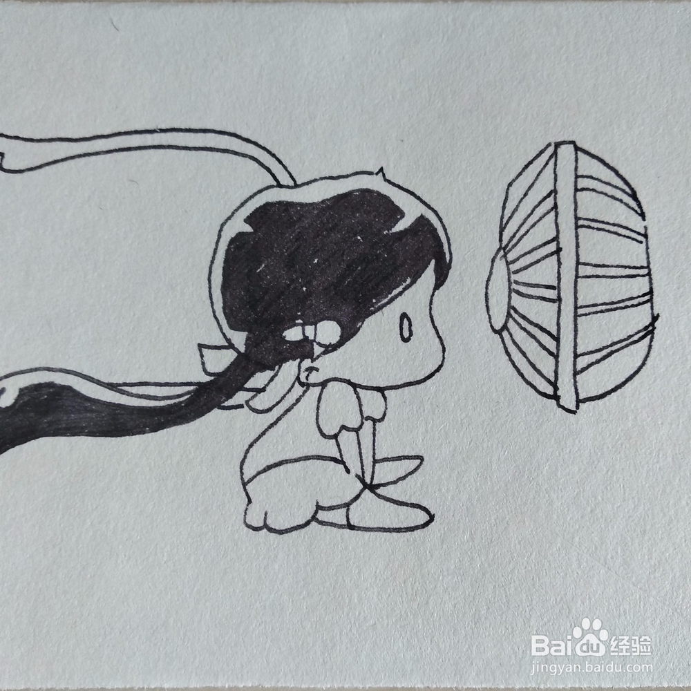 怎么画一个夏天对着风扇吹风的小女孩卡通简笔画