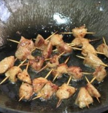 香辣牙签肉做法