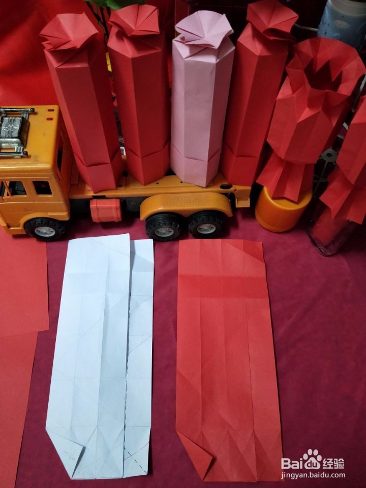 多面体楼房:艺术馆,美术馆,图书馆。