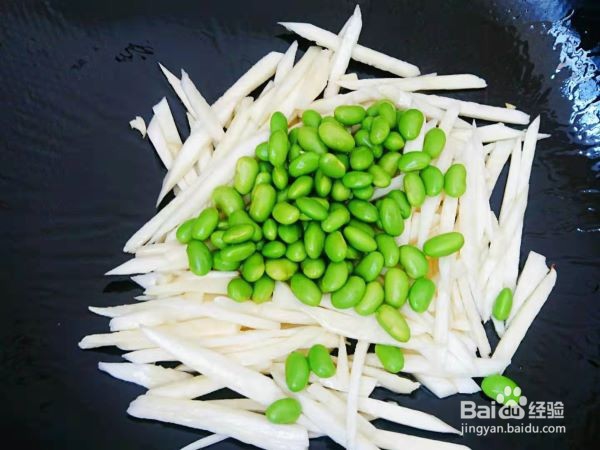 毛豆炒茭白的做法