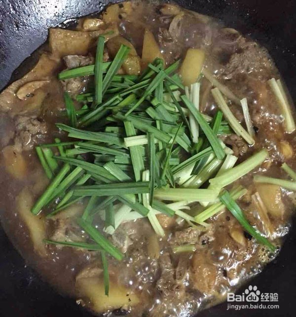 土豆怎么焖排骨？——土豆焖排骨的做法
