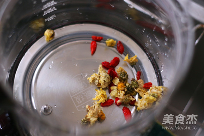 菊花枸杞茶的做法