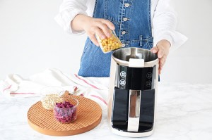 给小孩做的快手但充满营养的饮品-紫薯燕麦豆浆