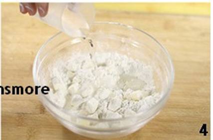 怎样家中自制美味的酥脆樱桃派