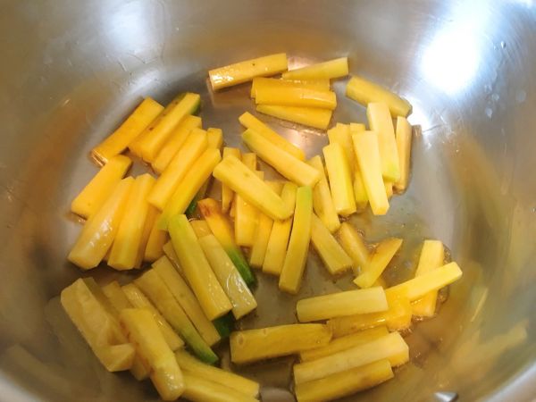 黄胡萝卜手抓饭