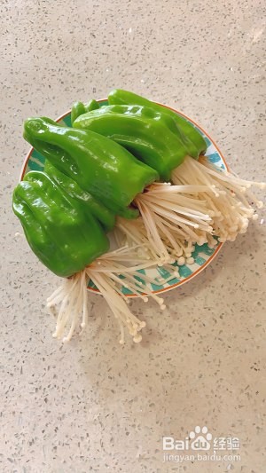 怎么做美味的虎皮青椒金针菇