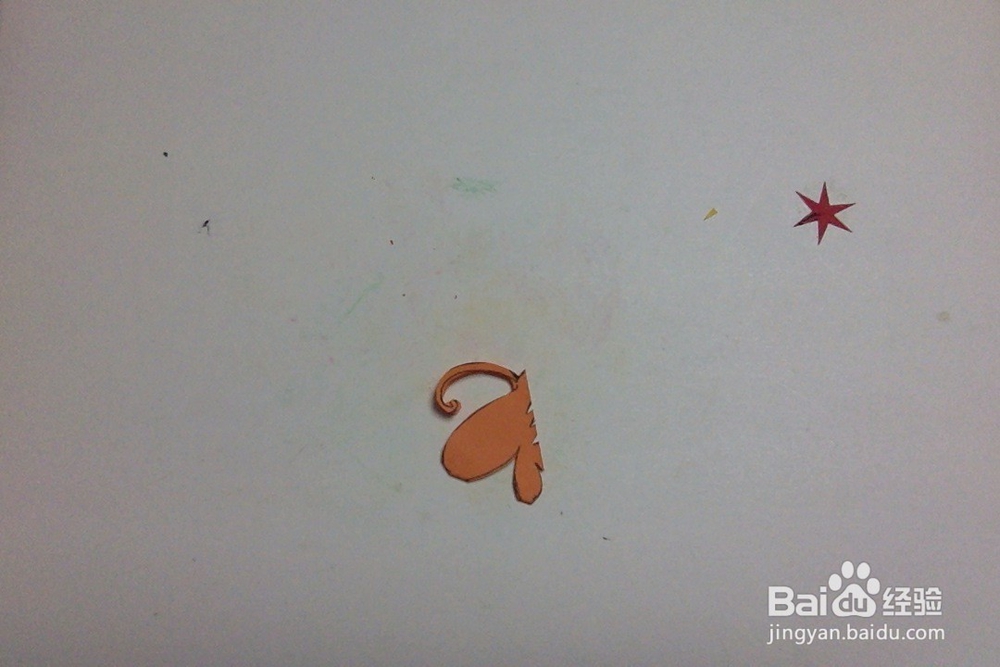 怎样剪蝴蝶窗花?手工三角团花