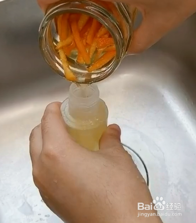 剩下的橘子皮有何妙用？