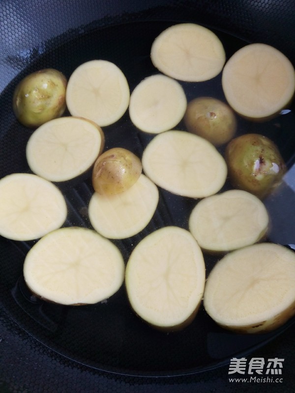 腊肠土豆沙拉
