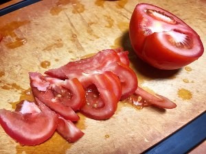 酸汤西红柿娃娃菜煎蛋的做法