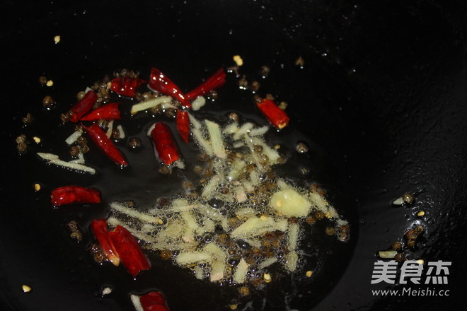 小炒鸡丁的做法